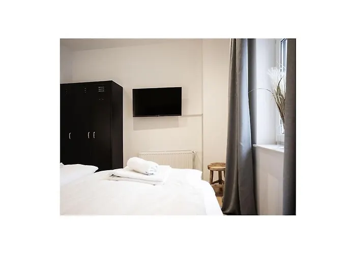 Q-stall, 02 Feriehus *